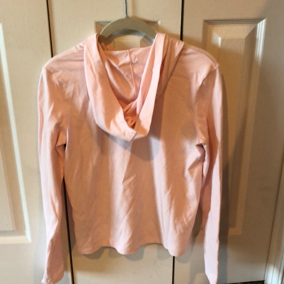 tommy hilfiger lightly worn cropped sweatshirt - Picture 3 of 3